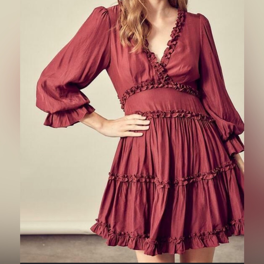 She + Sky Blue Tiered Satin Wine V Neck Short Mini Ruffle Dress Size Medium  E